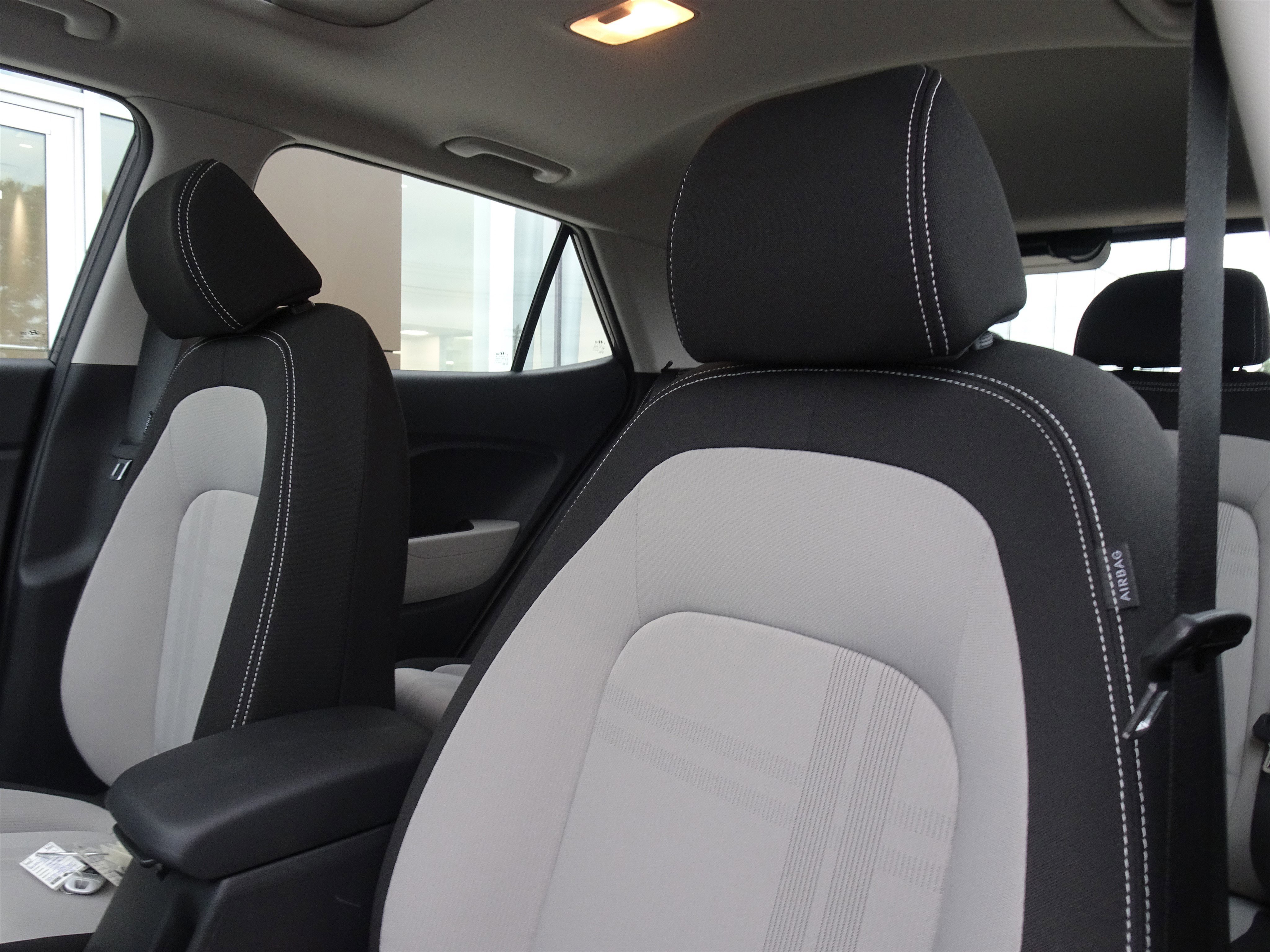 2023 Hyundai Venue SEL - Photo 10