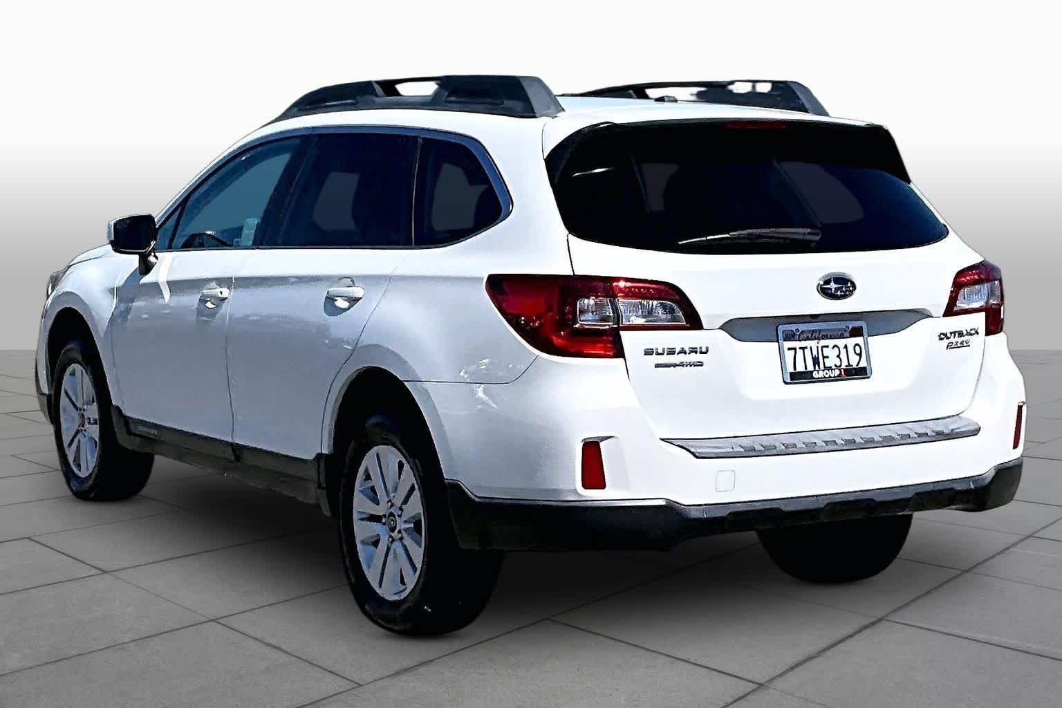 Used 2015 Crystal White Pearl Subaru 2.5i Premium image 11