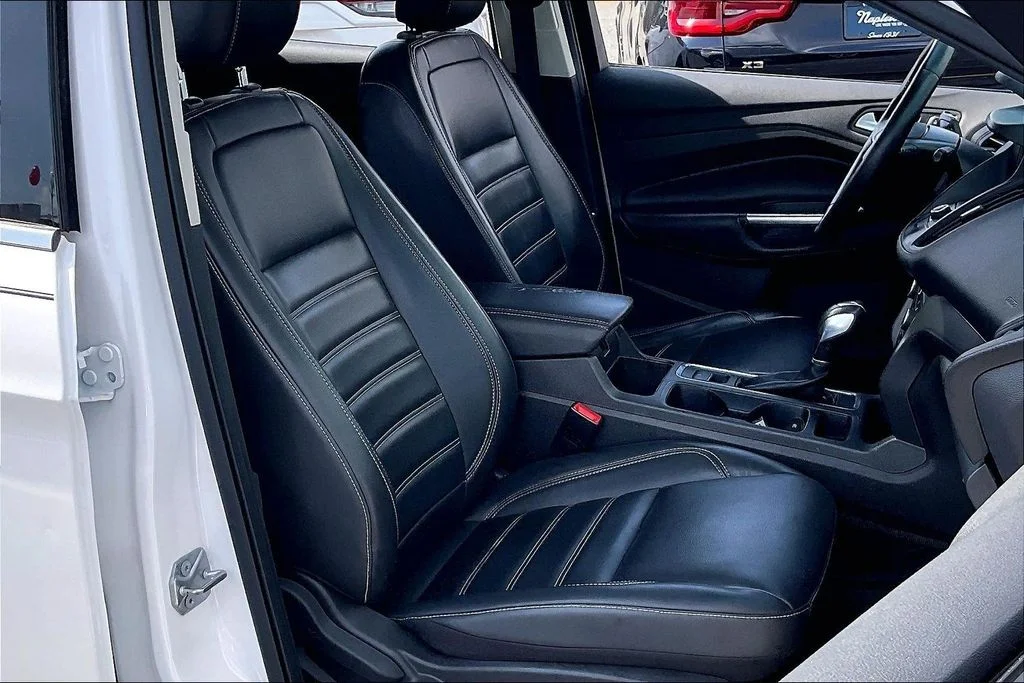 Certified Used 2019 White Platinum Clearcoat Metallic Ford SEL image 6