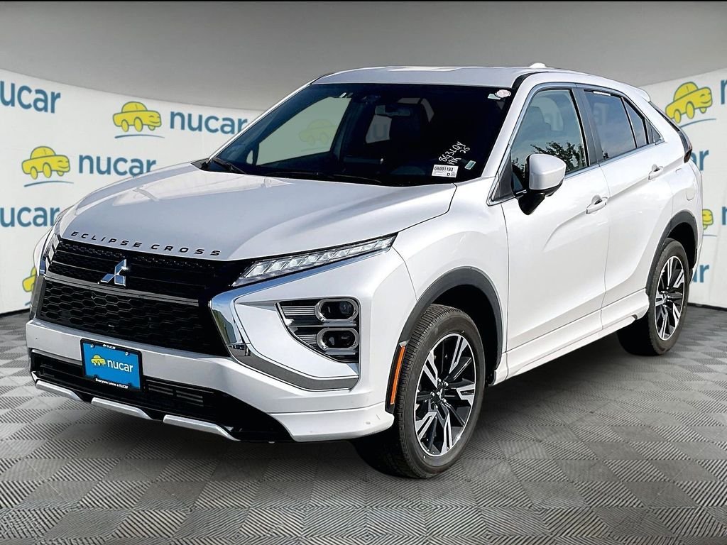 Used 2025 White Mitsubishi SE image 3