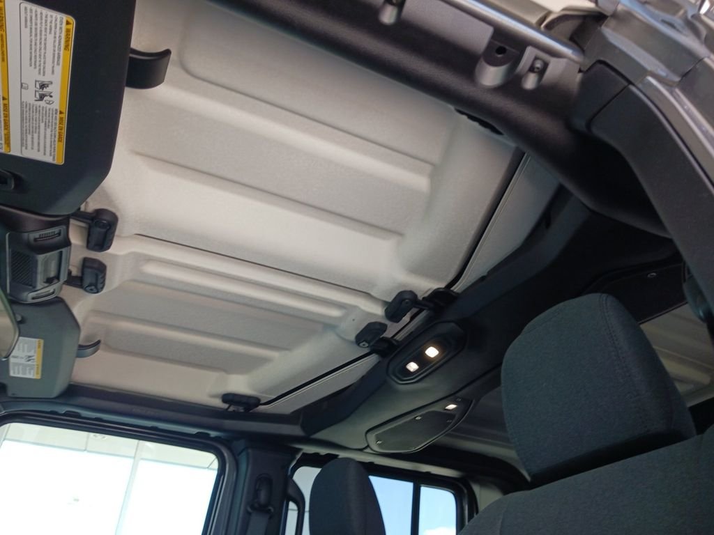 Used 2025 Gray Jeep Nighthawk image 22