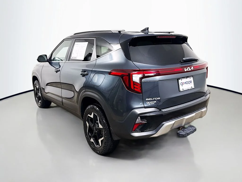 Used 2024 Gravity Gray Kia EX image 5