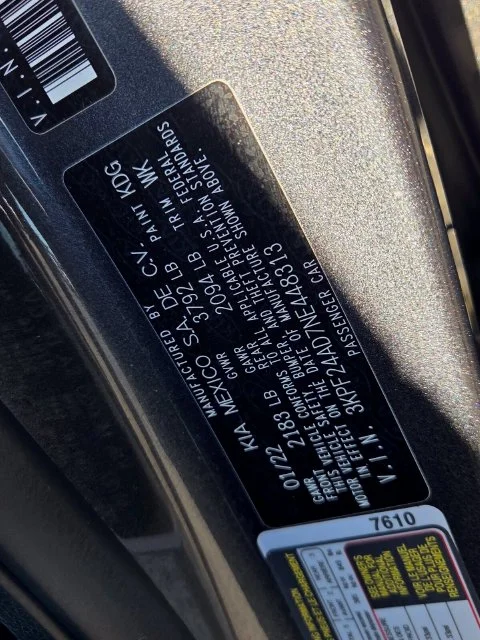 Used 2022 Gray Kia LXS image 17