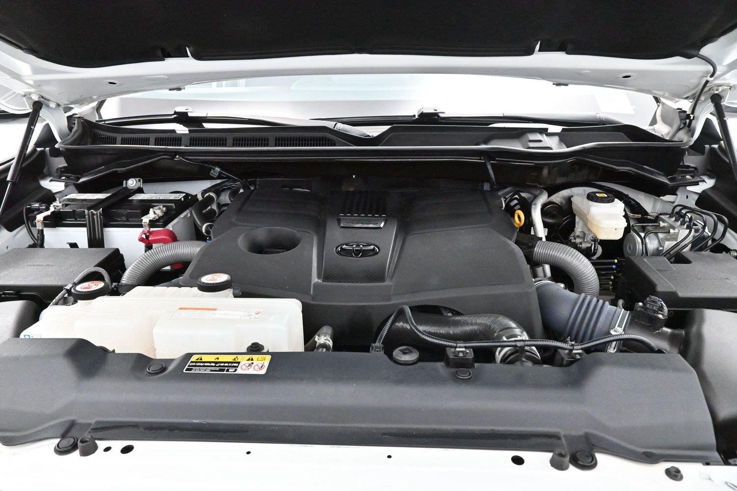 Used 2024 White Toyota SR5 image 34