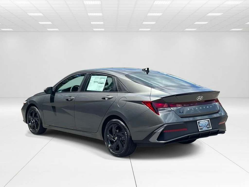 New 2026 Gray Hyundai SEL Sport image 4