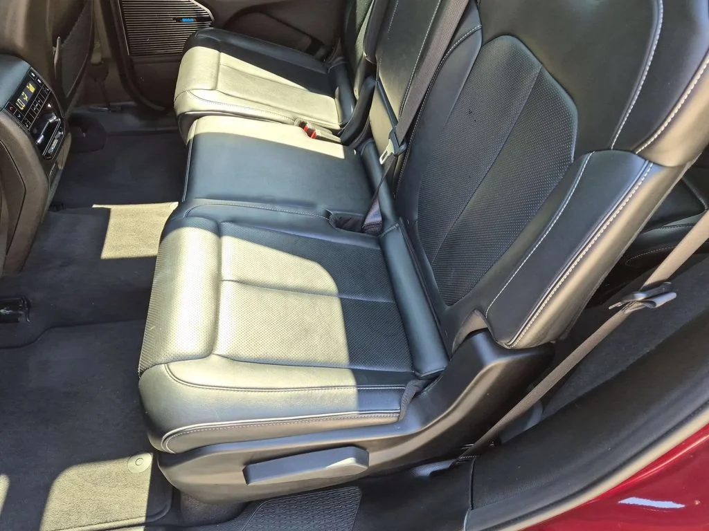 Used 2021 Red Jeep Overland image 30