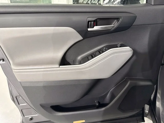 Used 2022 Gray Toyota XLE image 21
