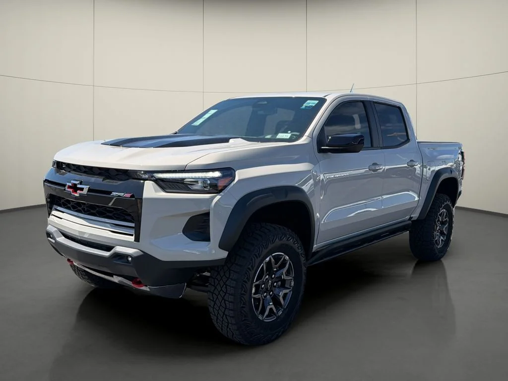 New 2026 White Chevrolet ZR2 image 3