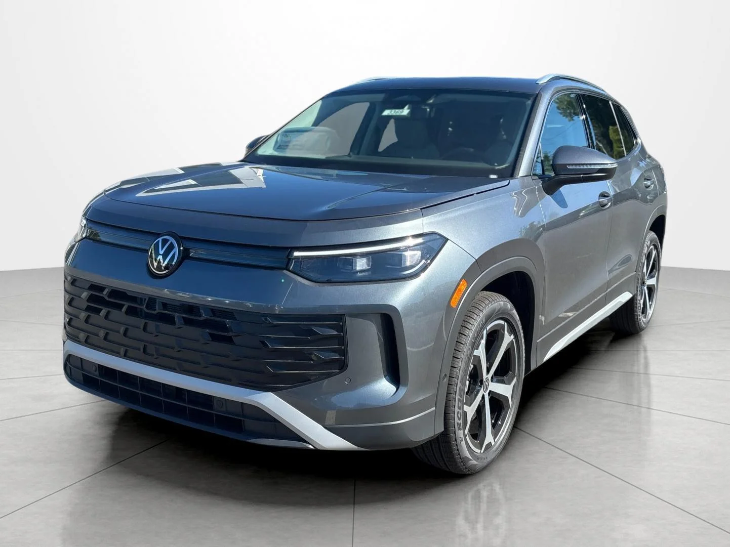New 2026 Platinum Gray Metallic Volkswagen SE image 1