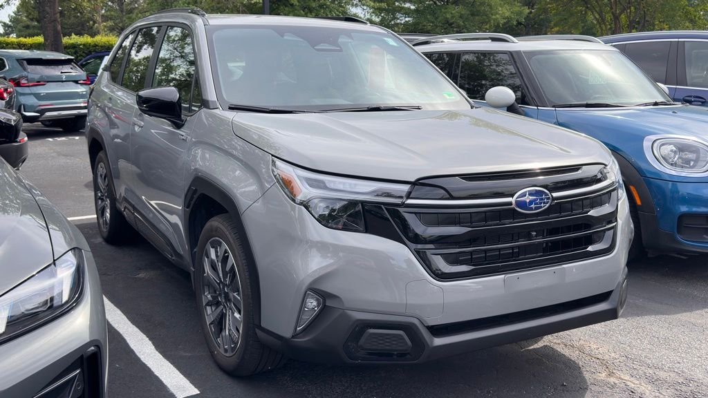 2025 Subaru Forester Touring Hybrid's photo