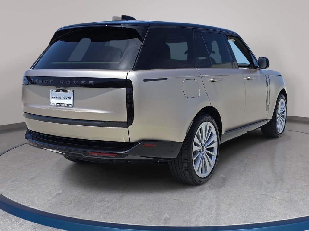 New 2026 Sunset Gold Satin LAND ROVER SE image 5