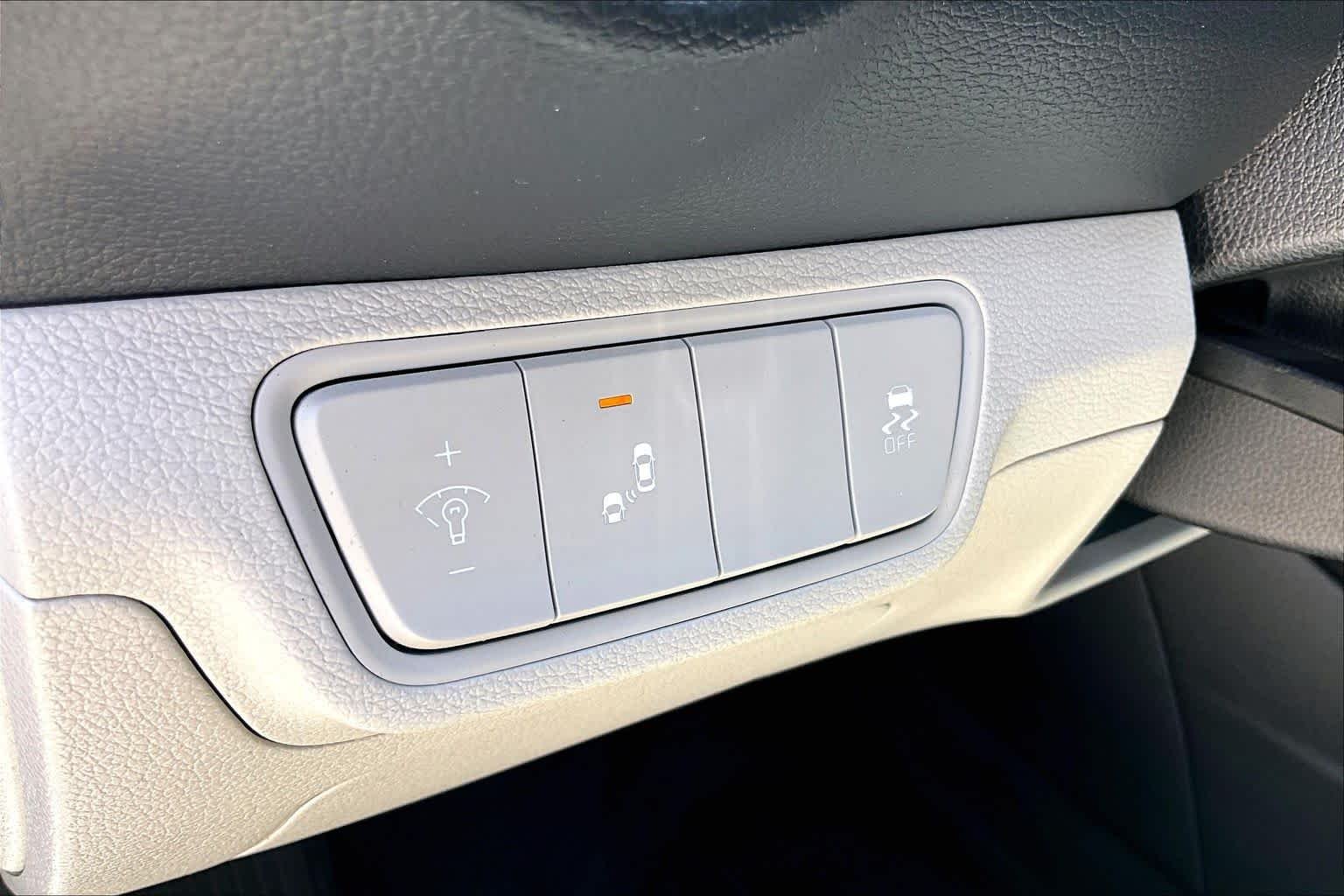 Used 2022 Gravity Gray Kia LXS image 31