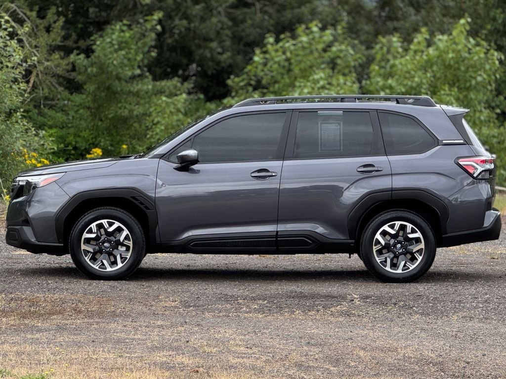 Used 2025 Magnetite Gray Metallic Subaru Premium image 4