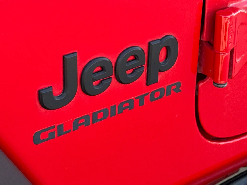 Used 2020 Red Jeep Sport image 5