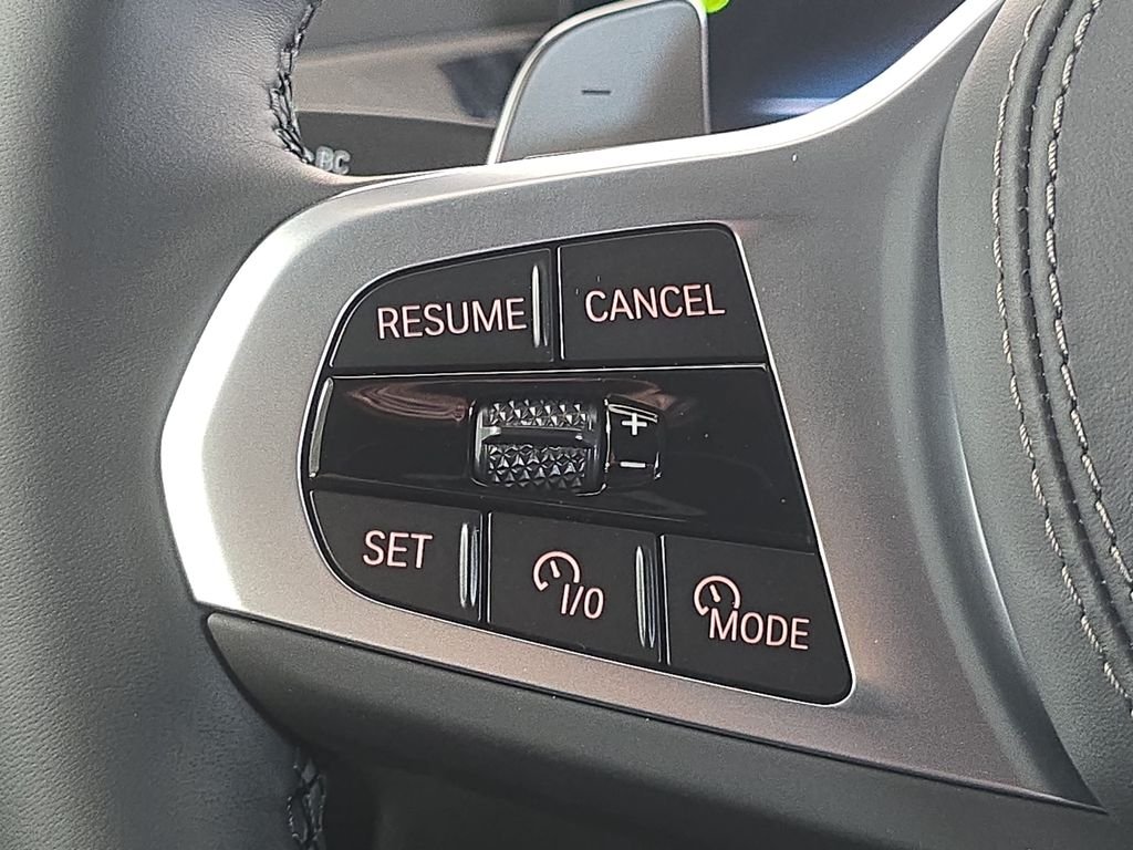 New 2026 Mineral White Metallic BMW sDrive40i image 10