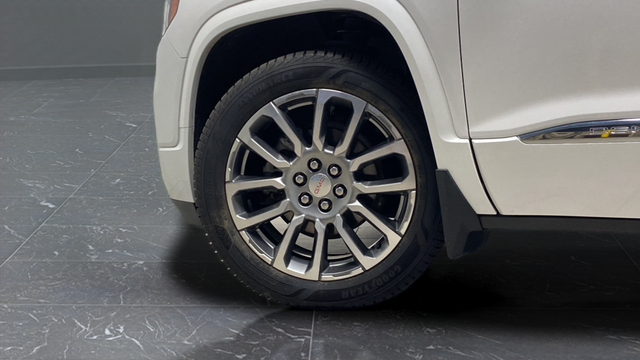 Used 2023 White Frost Tricoat GMC Denali image 32