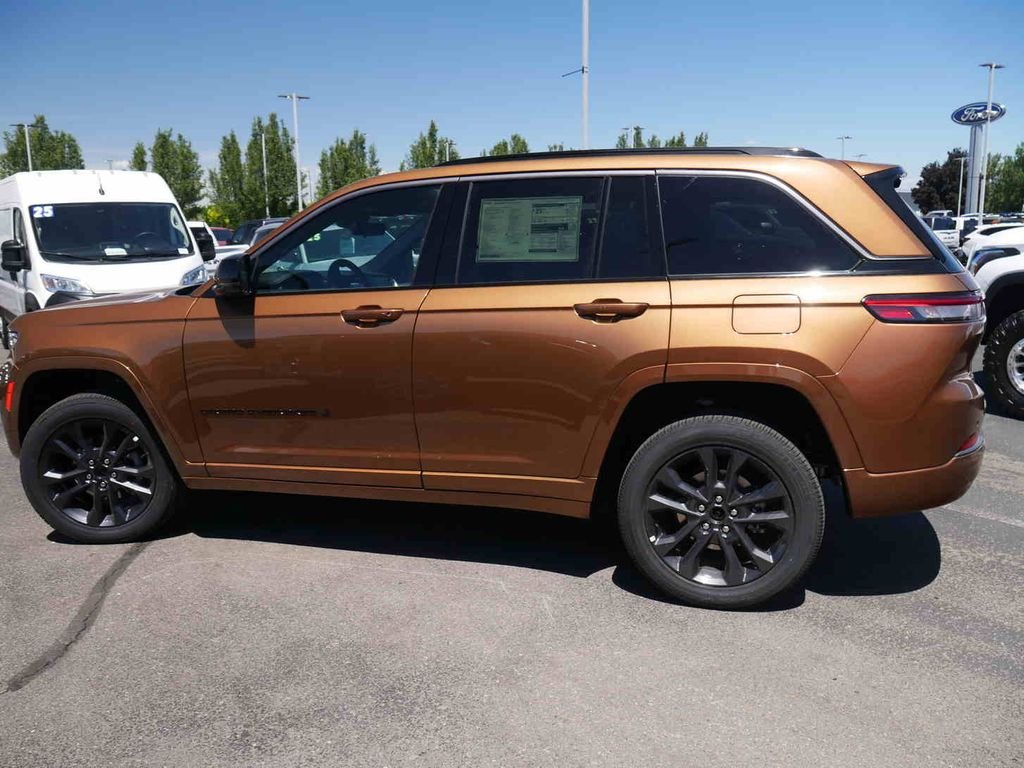 New 2026 Copper Shino Metallic Clear-Coat Exterior Paint Jeep Limited image 16