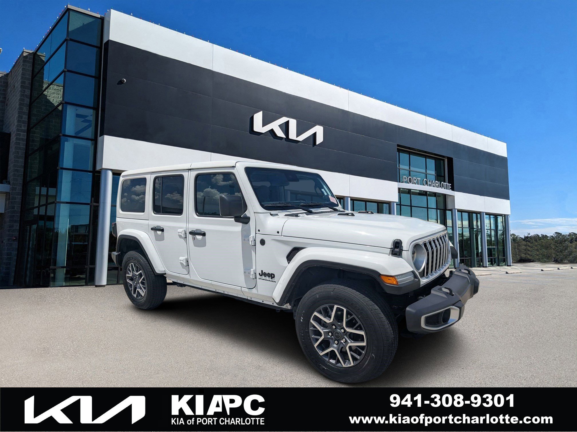 2025 Jeep Wrangler Sahara's photo