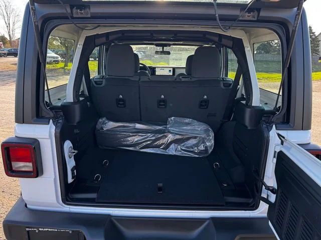 New 2026 Bright White Clear-Coat Exterior Paint Jeep Sport image 17