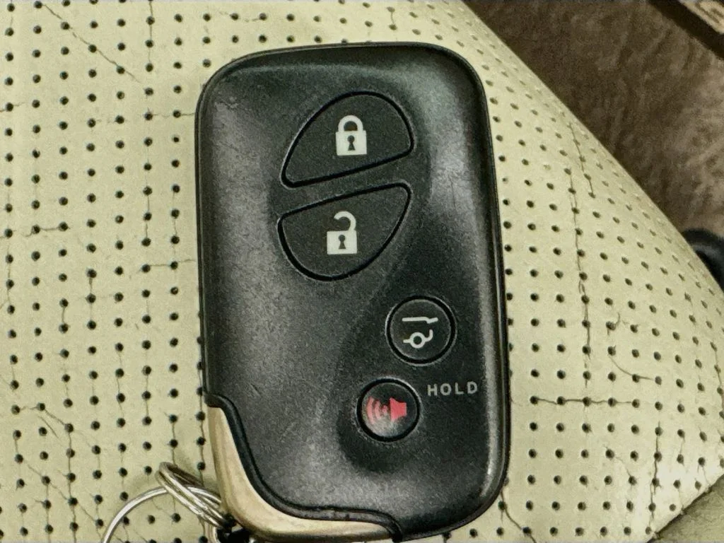 Used 2016 Black Onyx Lexus 460 image 39