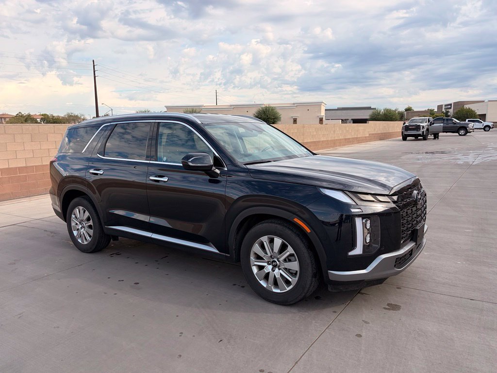 Certified Used 2025 White Hyundai SEL image 5
