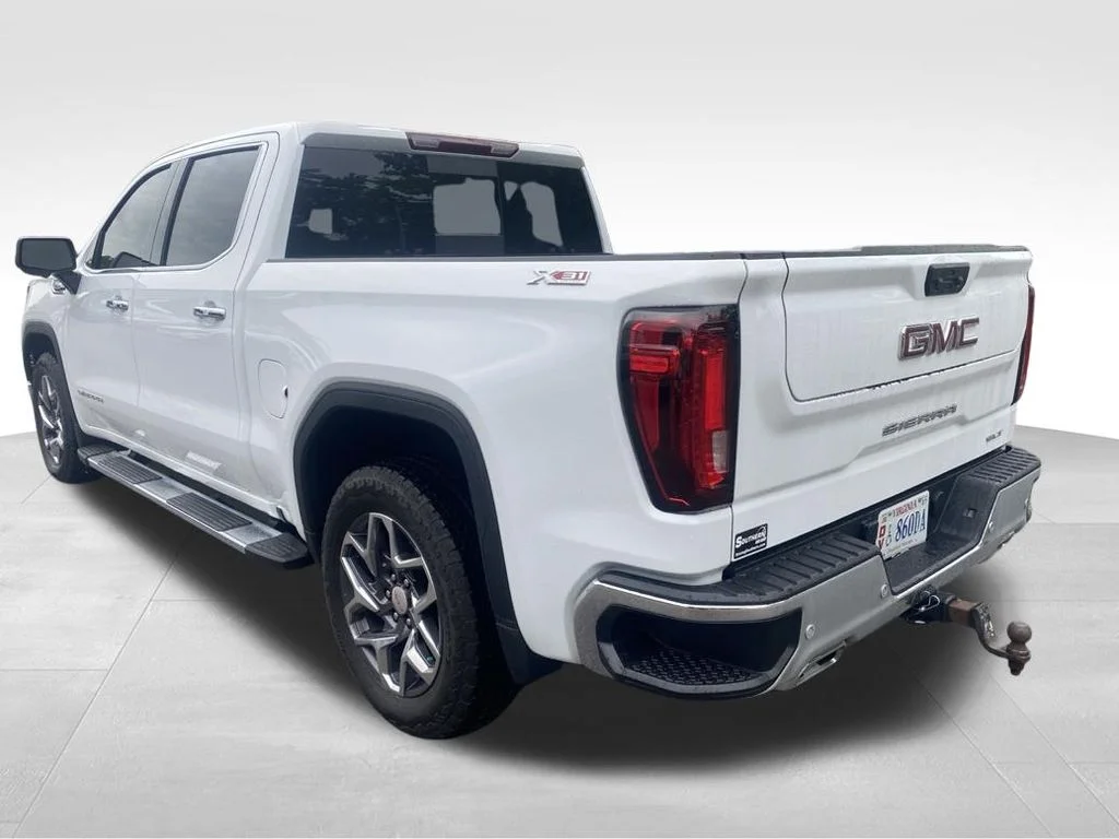 Used 2025 White GMC SLT image 18