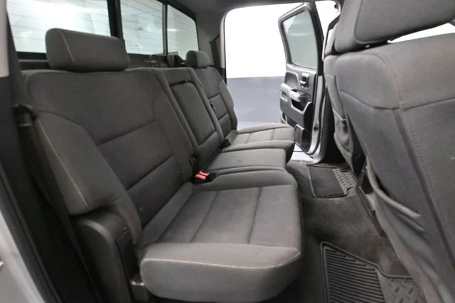 Used 2019 Silver Chevrolet LT image 39