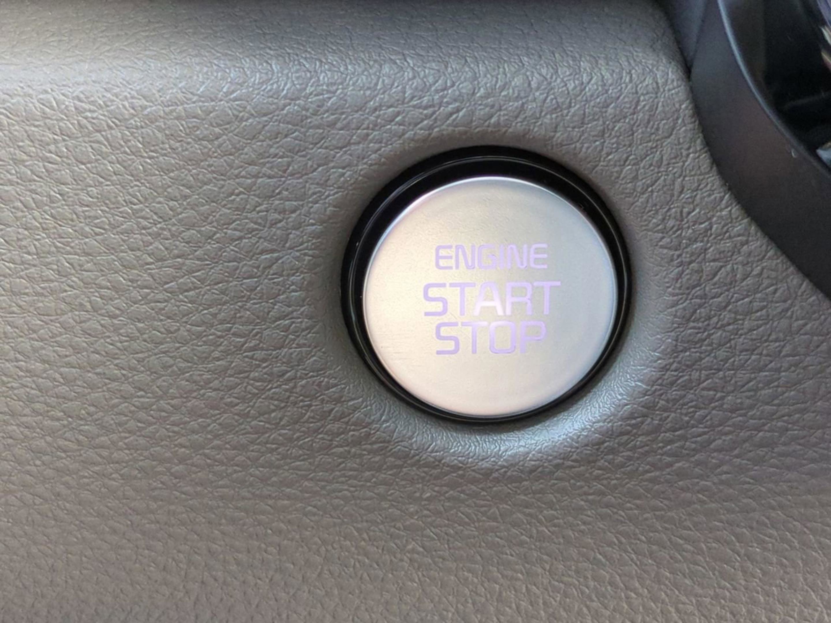New 2026 Deep Chroma Blue Kia LX image 32