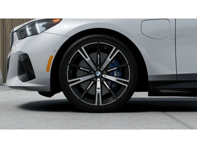 New 2027 Brooklyn Grey Metallic BMW 550e xDrive image 7