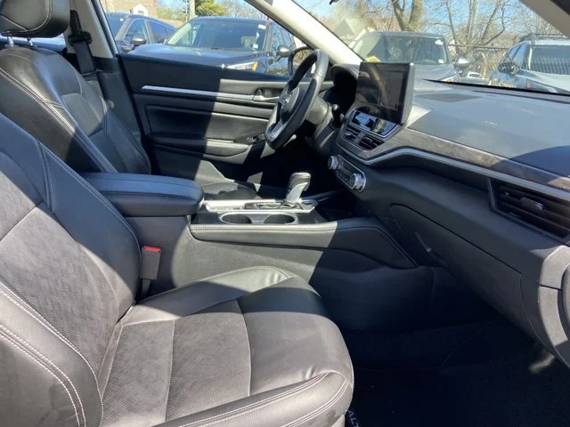 2025 Nissan Altima SL - Photo 26