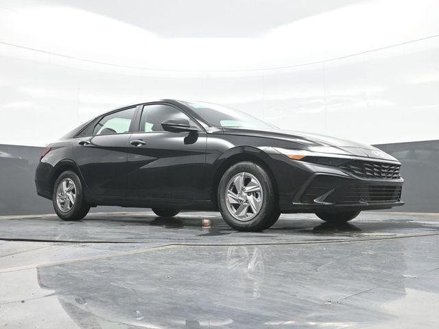 New 2026 Black Hyundai SE image 23