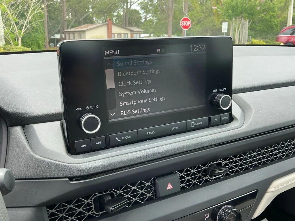 Used 2023  Honda LX image 33