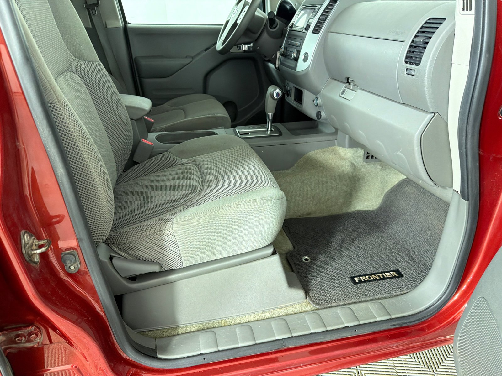 Used 2016 Cayenne Red [Red] Nissan SV image 13