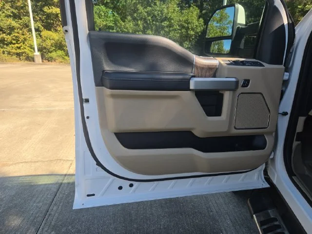 Used 2017 White Ford Lariat image 11