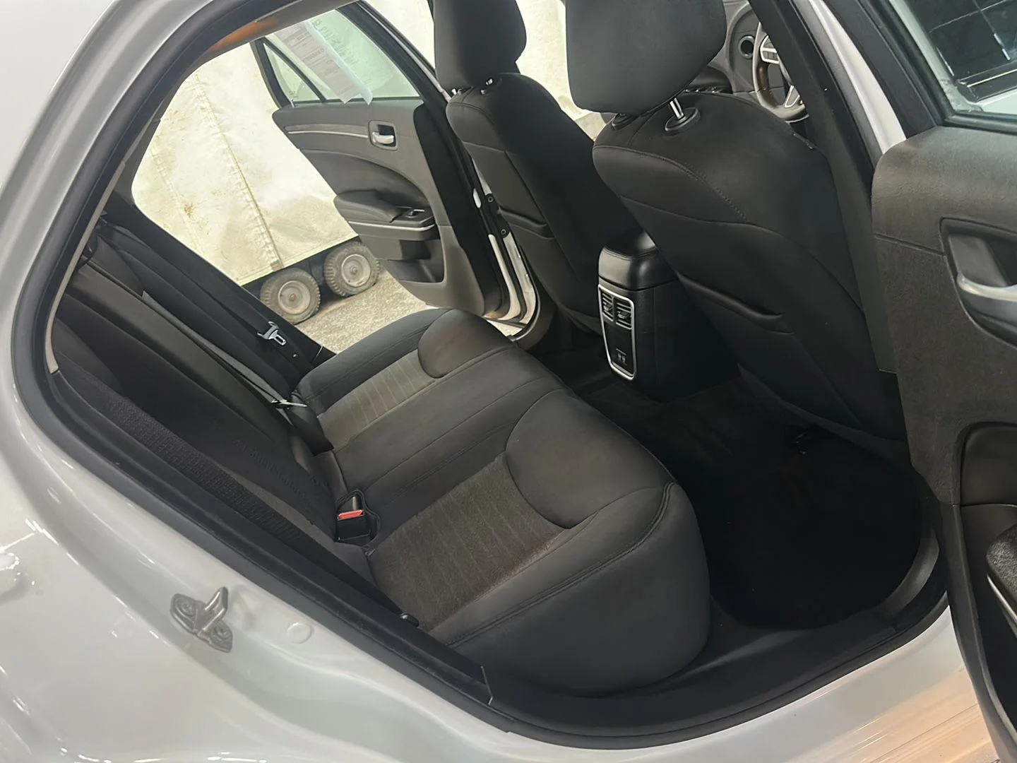 Used 2021 Bright White Clearcoat Chrysler Touring image 29