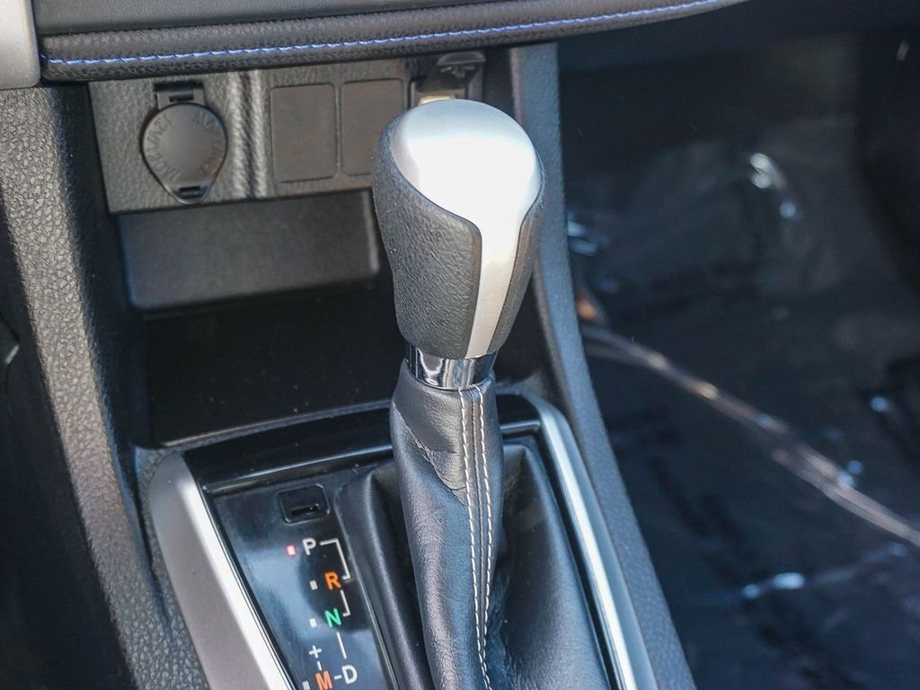 Used 2018 White Toyota SE image 22