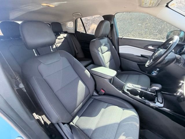 2025 Chevrolet Trax LT - Photo 27