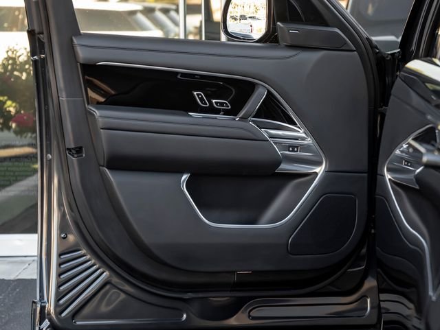 Used 2023 Carpathian Gray Premium Metallic Land Rover SE image 12
