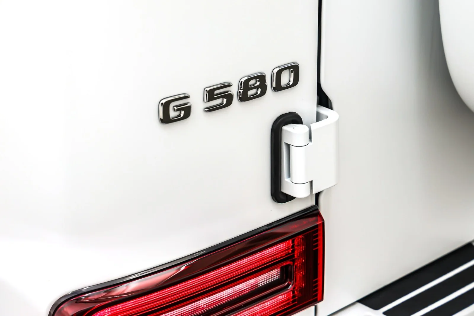 2025 Mercedes-Benz G-Class G580 - Photo 9