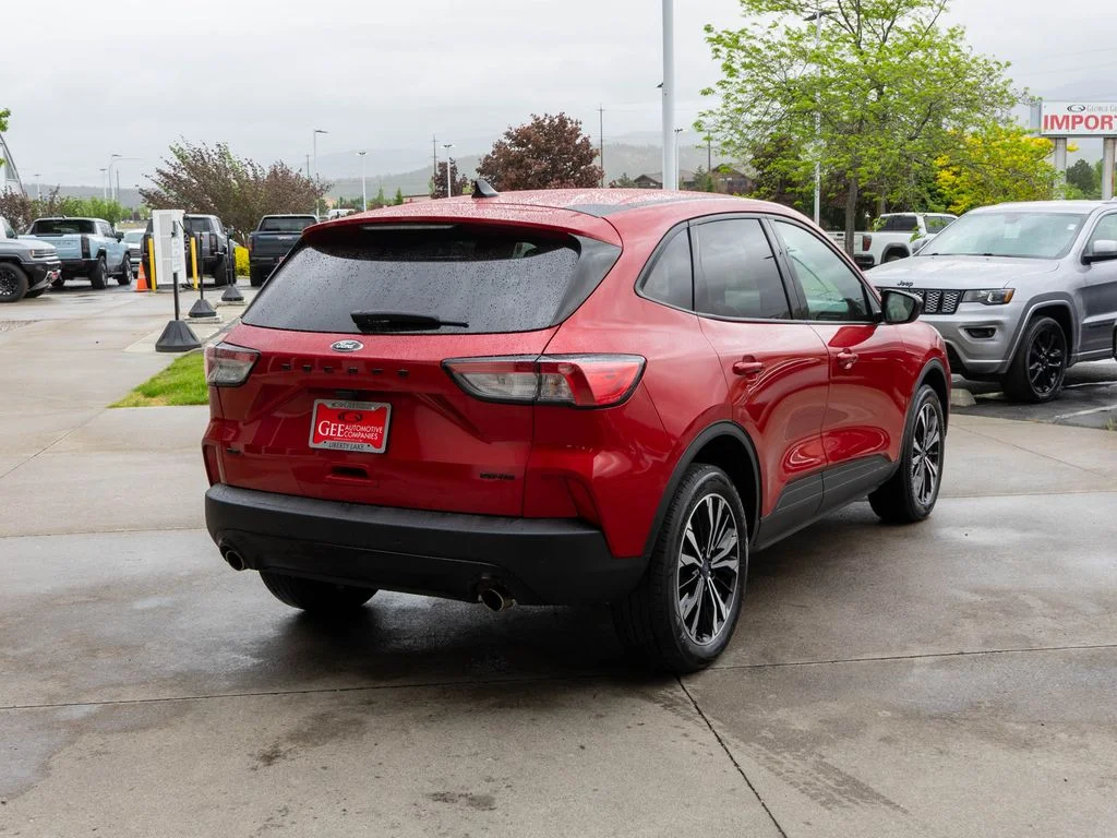 Used 2022 Red Ford SEL image 7