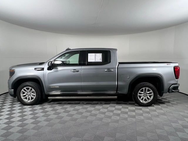 Used 2023 Silver GMC Elevation image 4