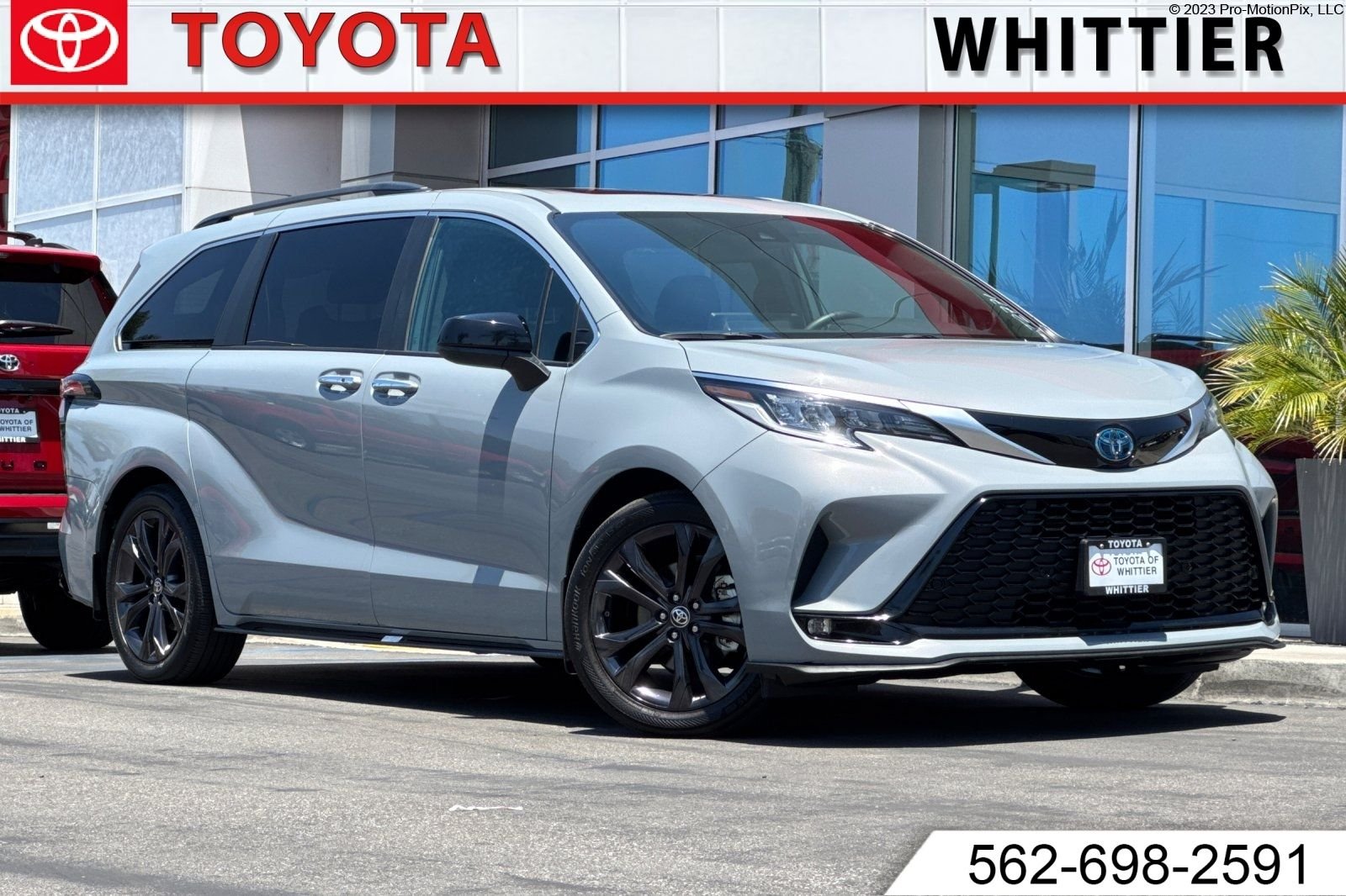 2023 Toyota Sienna XSE 7-Passenger Hybrid FWD's photo