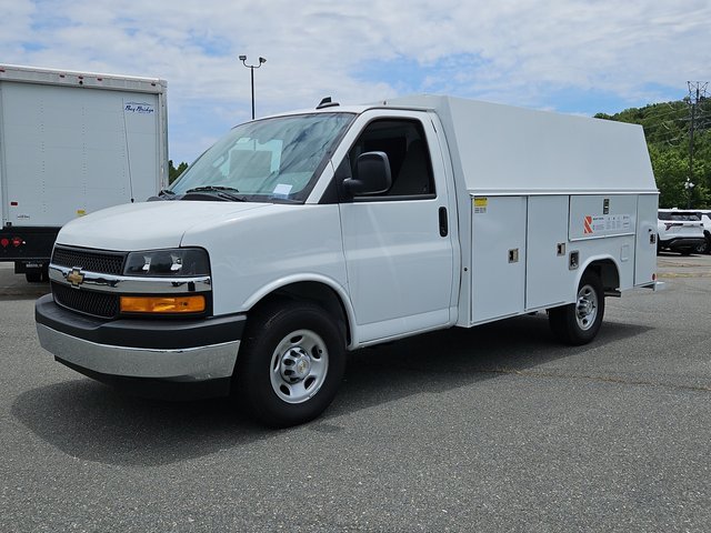 2025 Chevrolet Express Cutaway 3500 1WT