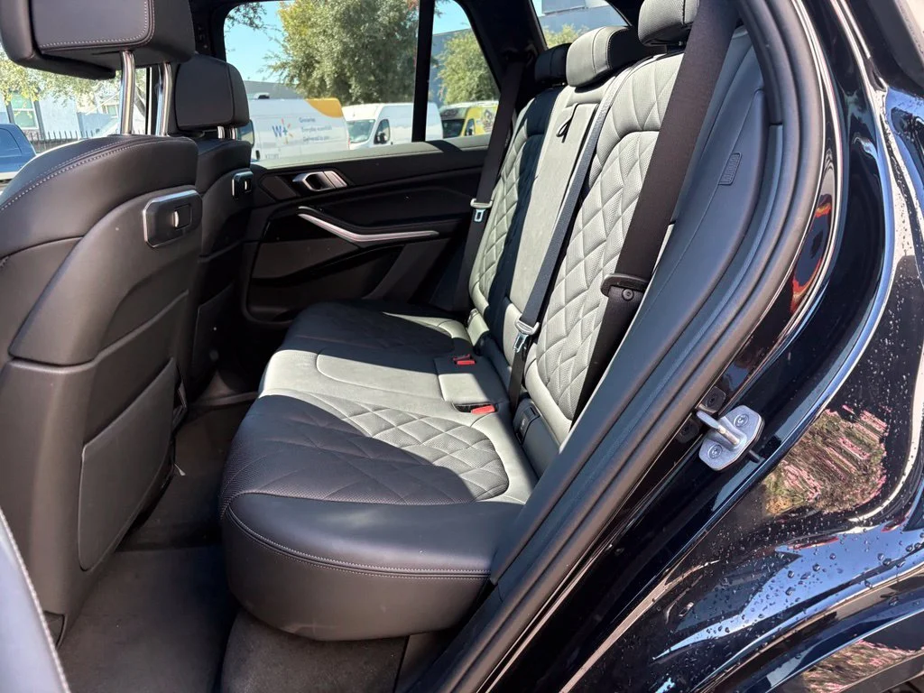 Used 2024 Black BMW sDrive40i image 10