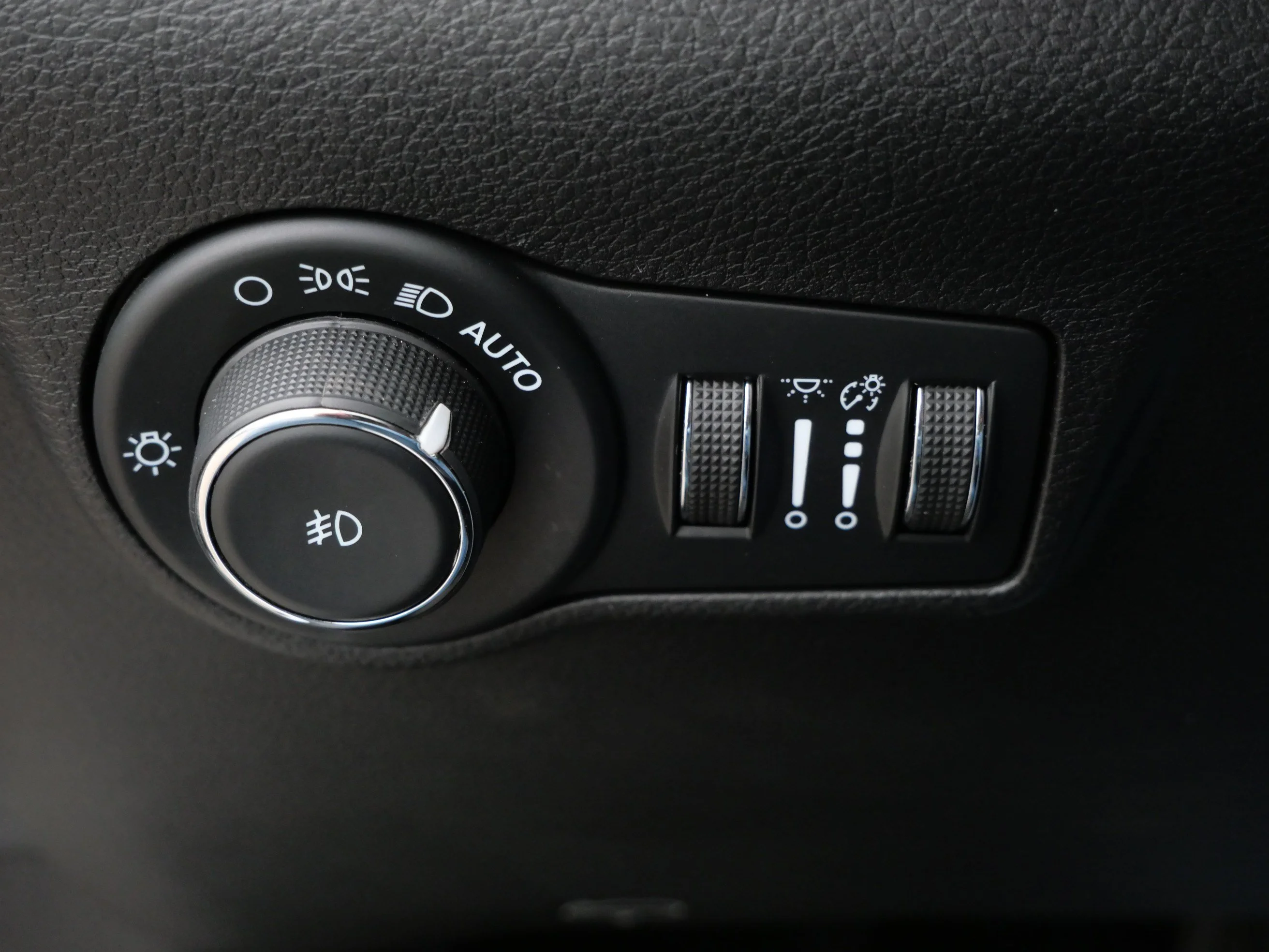 Used 2023 Bright White Clearcoat Jeep Trailhawk image 26