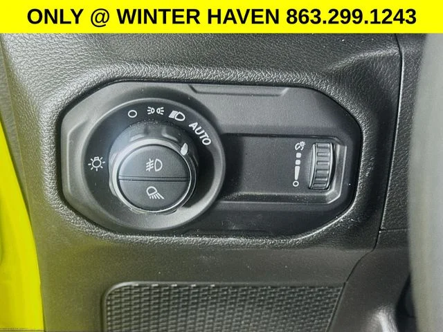 Used 2023  Jeep Sport S image 10