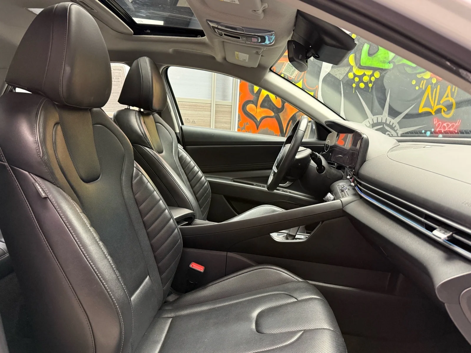 Used 2024 Serenity White Pearl (w6h) Hyundai Limited image 23