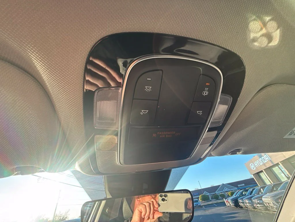 Used 2023 Silver Hyundai SE image 26