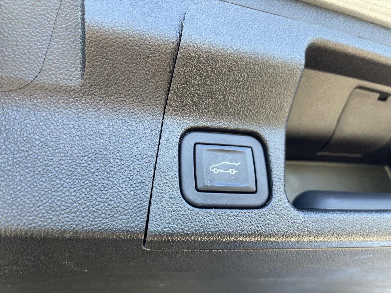 Used 2023 Sterling Metallic GMC SLE image 42
