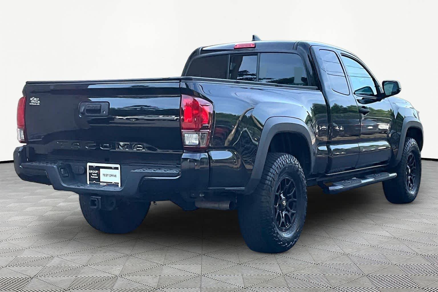 Used 2019 Midnight Black Metallic Toyota SR image 12